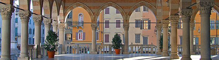 In Piazza della Libertà stands the town hall, Loggia del Lionello
